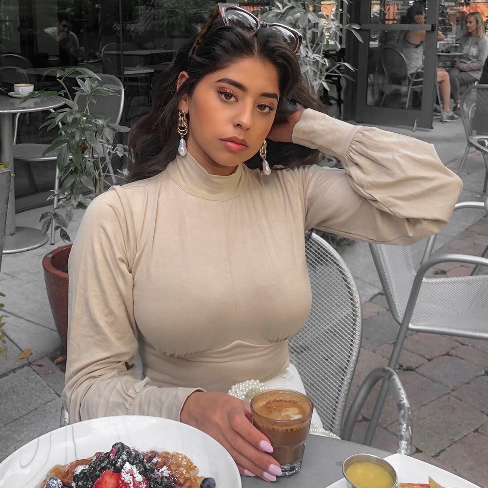 Na-Kd Beige Open-Back Top